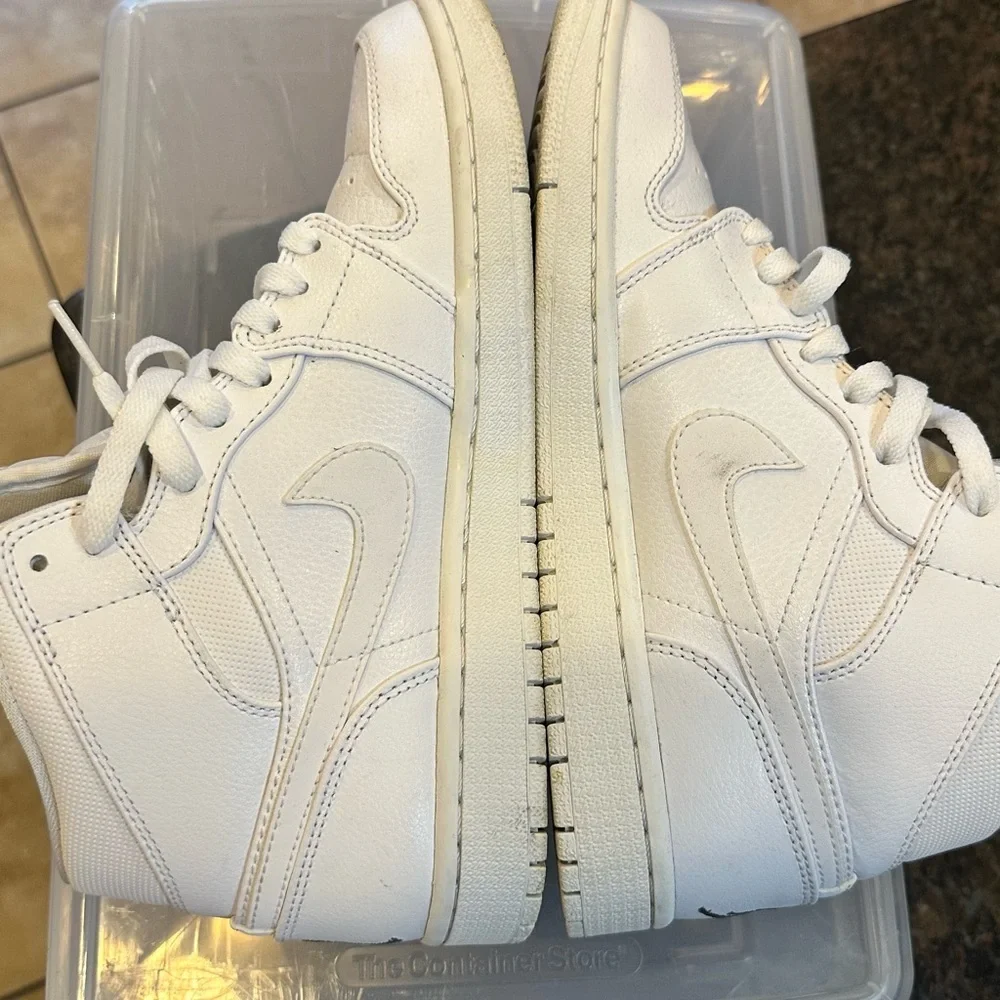 Jordan 1 Retro Mid